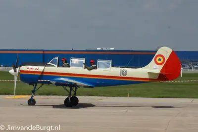 Aerostar Iak-52