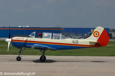 Aerostar Iak-52
