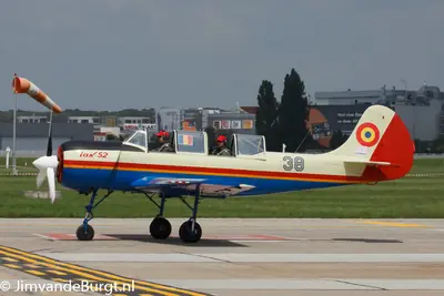 Aerostar Iak-52