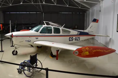 Beechcraft F33