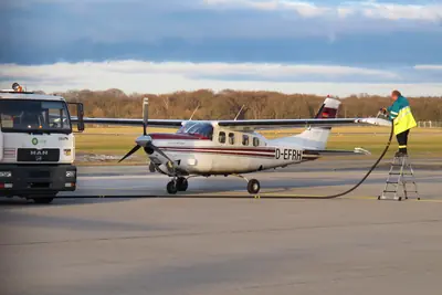 Cessna P210N