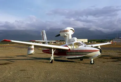 Lake LA-4