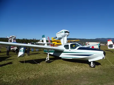 Lake LA-4