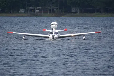 Lake LA-4