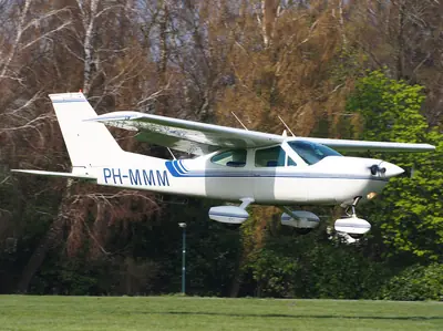 Reims Aviation Cessna 177 Cardinal