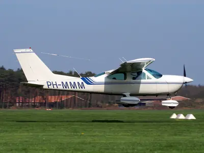 Reims Aviation Cessna 177 Cardinal