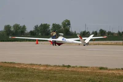 Start & Flug H101 "SALTO"