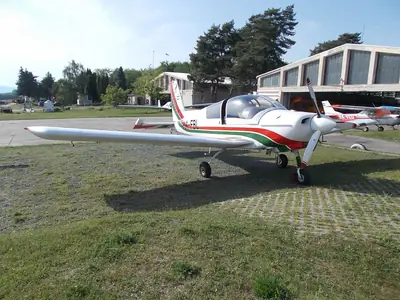 Zlin Z-143