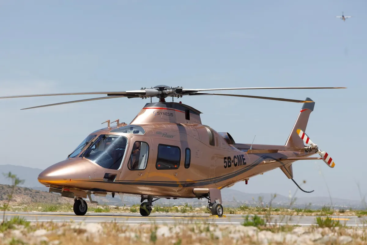 2001 Leonardo A109E, photo 1