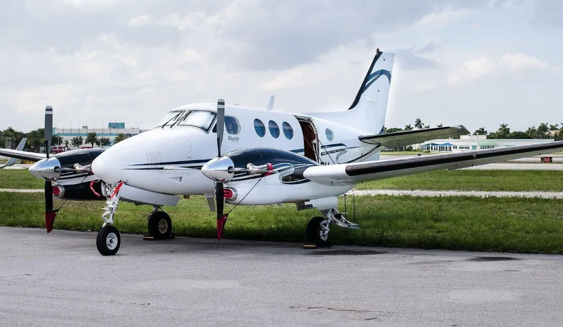 2005 Beechcraft King Air C90B, photo 12