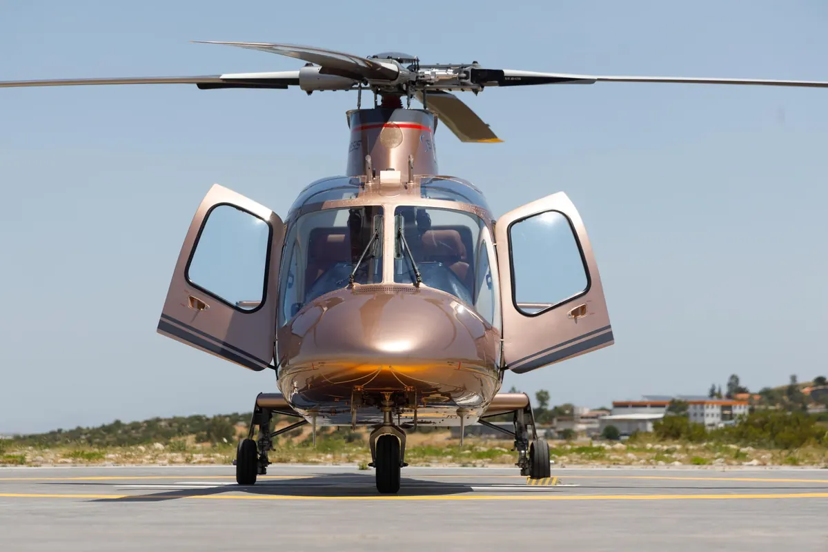 2001 Leonardo A109E, photo 3
