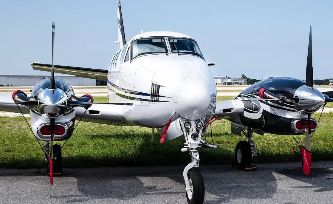 2005 Beechcraft King Air C90B, photo 8