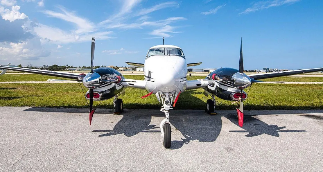 2005 Beechcraft King Air C90B, photo 11