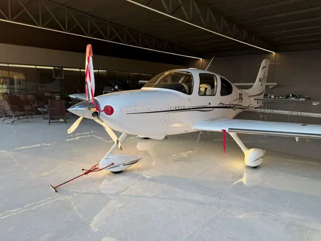 Cirrus SR22 2006