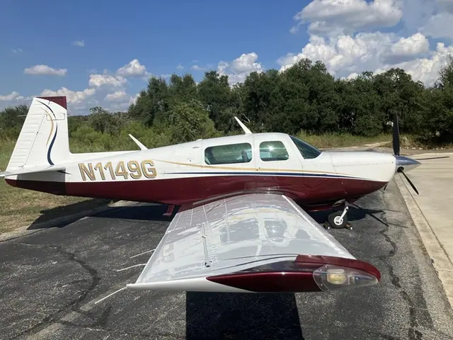 1981 Mooney M20K 305 Rocket