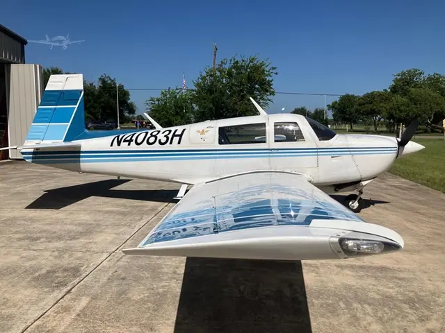 1981 Mooney M20J 201 (N4083H)