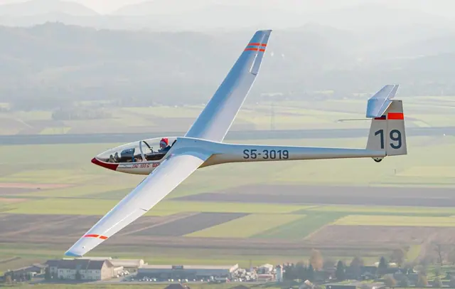 1980 DG Flugzeugbau Glaser Dirks DG-100G