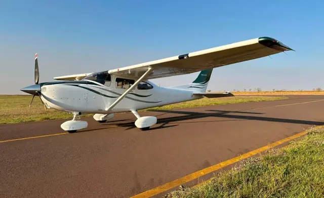 Cessna 182S Skylane Aspirated – Year 1998 – 1,700 H.T.