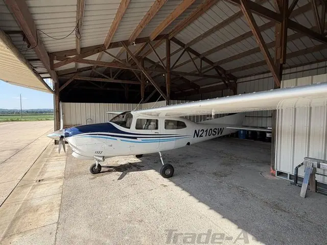 1976 Cessna 210L