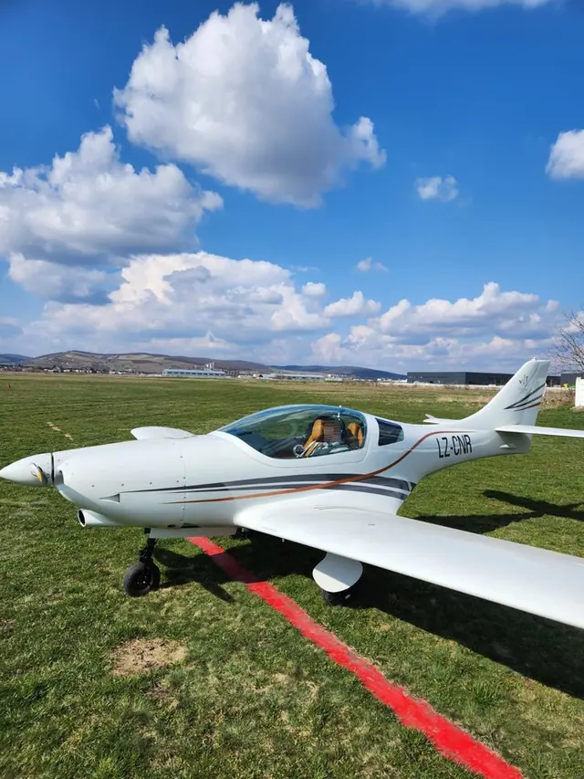 2022 JMB Aircraft USA VL3 Evolution – 120 h – Fully Equipped – Excellent Condition