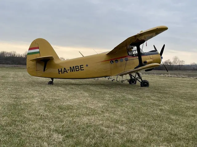 1975 Hongdu Antonov An-2