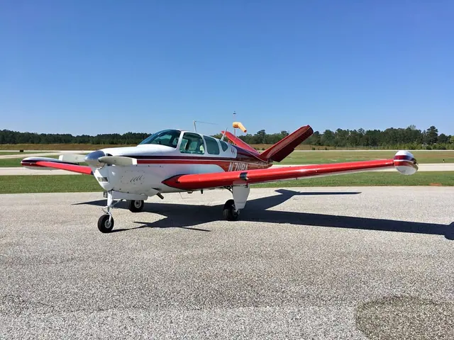 1957 Beechcraft H35 bonanza v-tail