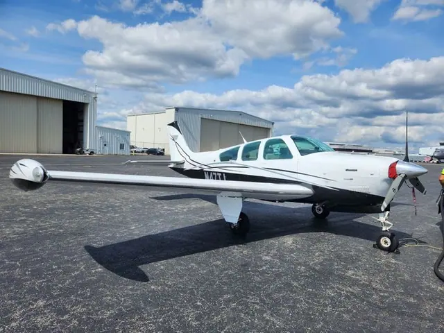 1988 Beechcraft F33A Bonanza