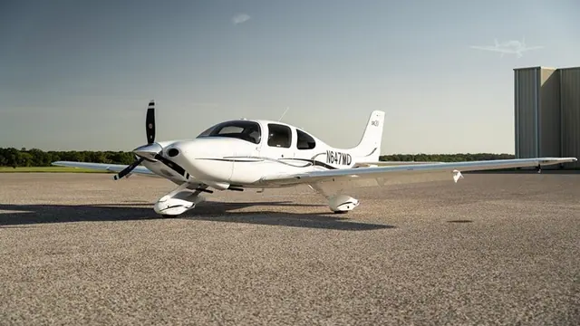 2007 Cirrus SR20-G2 (N647MD)