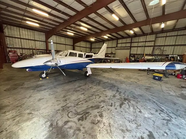 1978 Piper Seneca II 220hp