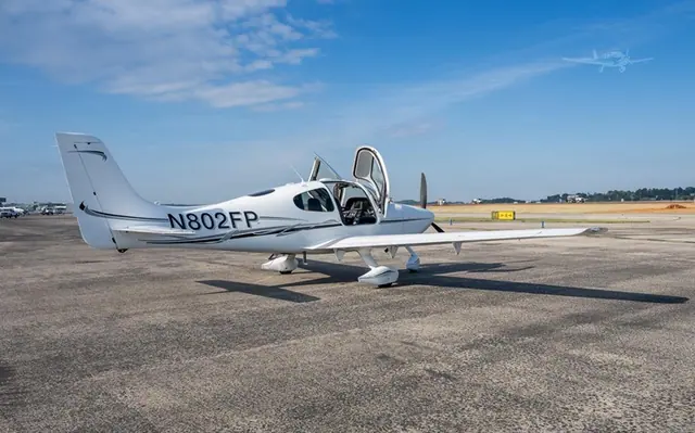 2006 Cirrus SR22