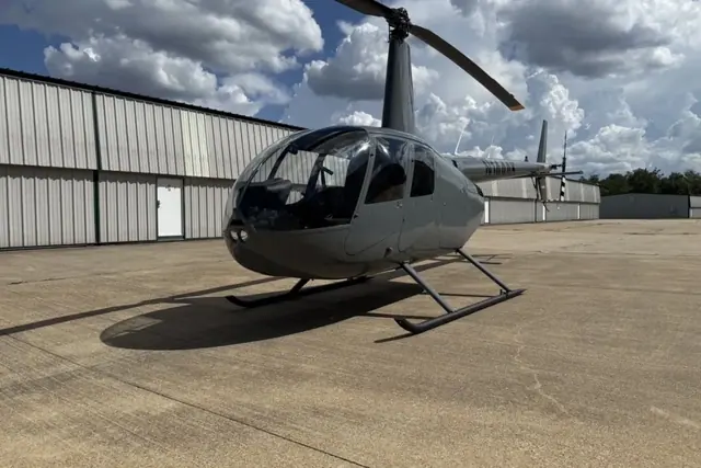2004 Robinson R44