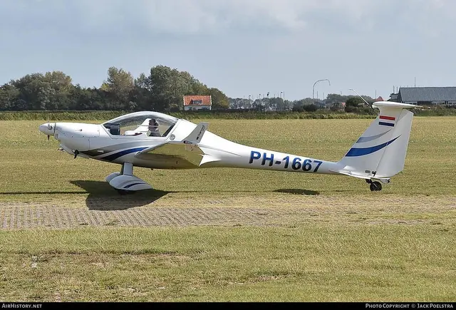 1997 Hoac-Austria Diamond DV20 A1 Katana