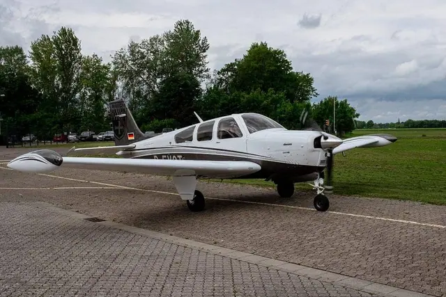 1990 Beechcraft Beech 33 Bonanza