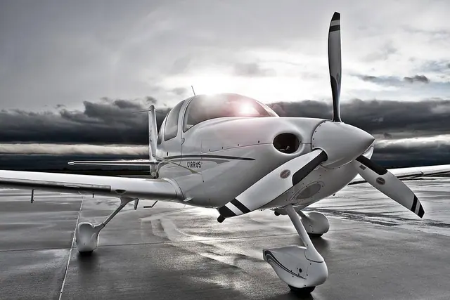 2004 Cirrus SR22 G2