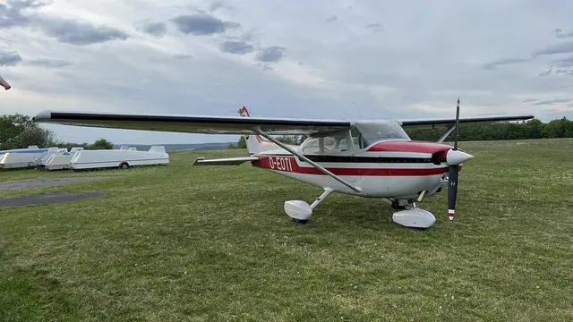 1976 Reims Aviation Cessna F-172 Skyhawk N AV-30