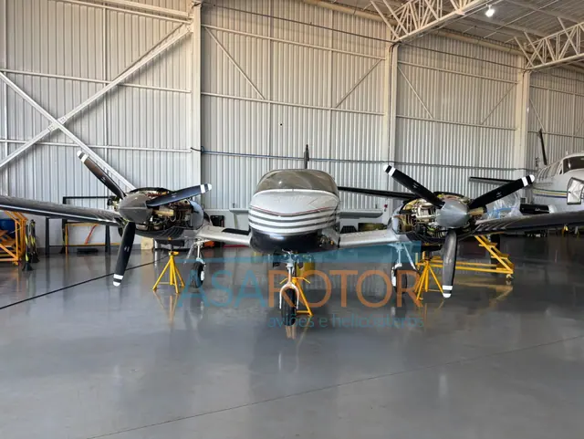 Piper PA-34-220T Seneca III 1983