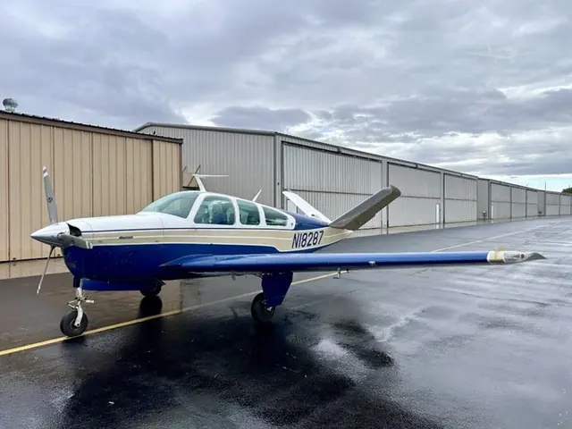 1977 Beechcraft V35B Bonanza