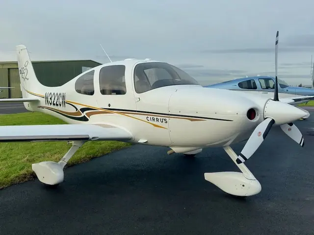 2004 Cirrus SR22-G2 (N322CW)
