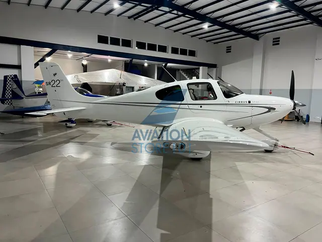 Cirrus SR22 – 2011 – 1,380 T.T.