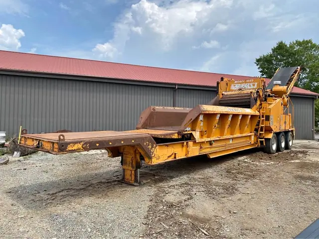 Bandit Wood Grinder 3680 year 2010 or trade for plane or helicopter, open to trades what do you have
