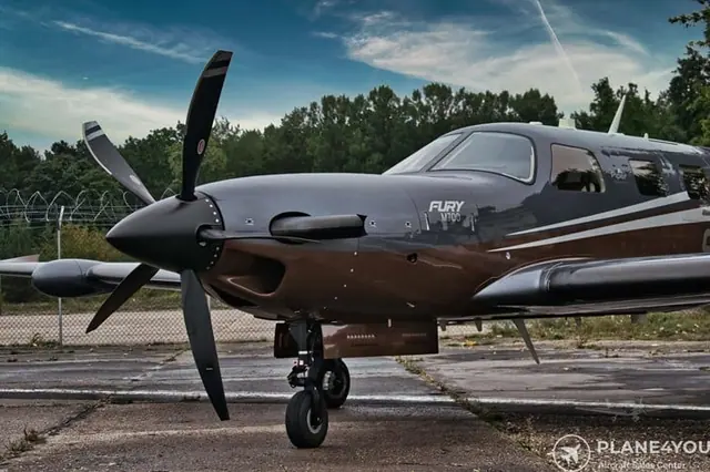 2025 Piper M700