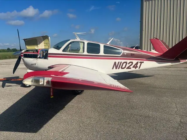 1976 Beechcraft V35B Bonanza