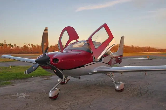 2014 Cirrus SR22-G5 Turbo (N784RJ)
