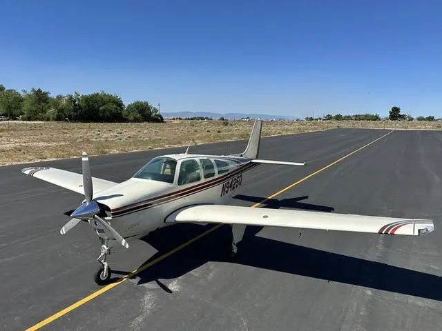 1972 Beechcraft G33 Bonanza