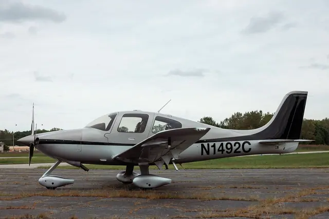 2003 Cirrus SR22 G1 (N1492C)