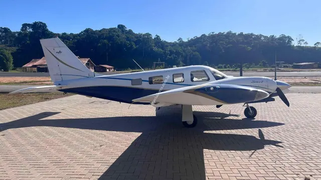Piper PA-34-220T Seneca V 2001