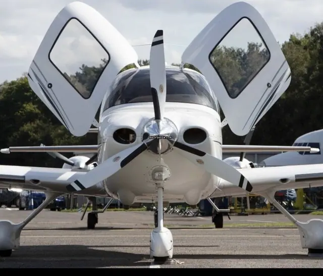 2006 Cirrus SR22-G2 [Fractional ownership 1/2]
