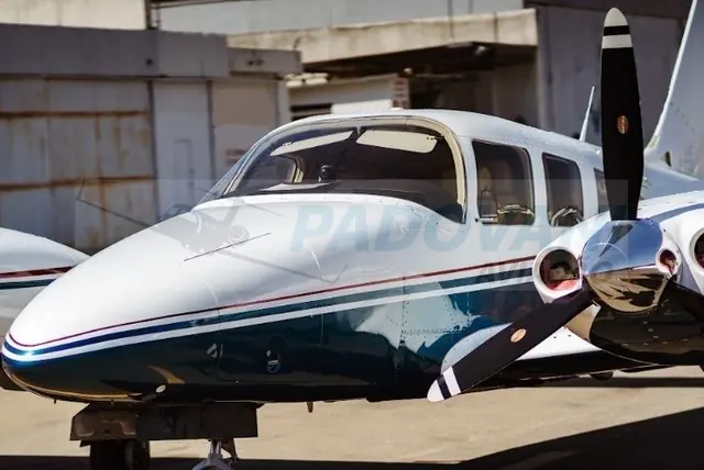 Embraer EMB-810D Seneca III 1995