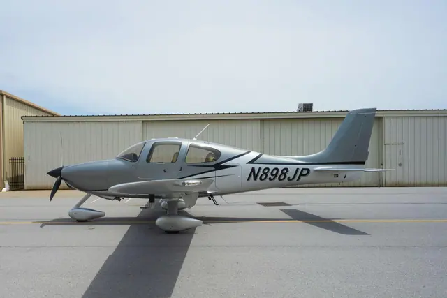 2005 SR22-G2