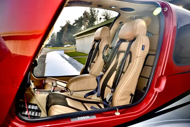2022 Cirrus SR22 G6 (8680)